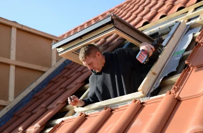 Pose de fenêtres de toit Velux à Montceaux